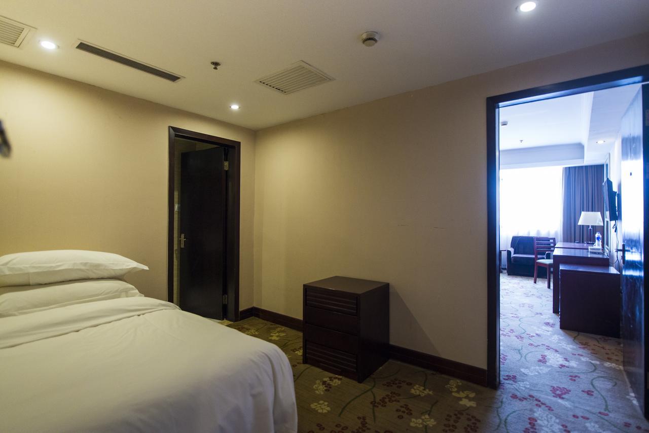 Vienna 3 Best Hotel Shanghai Expo Sanlin Zewnętrze zdjęcie